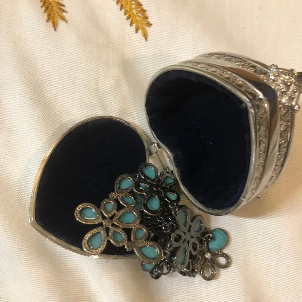 VINTAGE ESTATE FIND, SILVER PLATE HEART 3.5